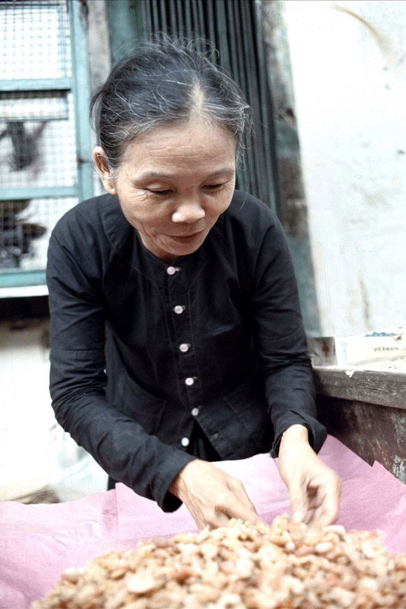 Canh buon ban nhon nhip o Sai Gon xua hoi 1960-Hinh-15